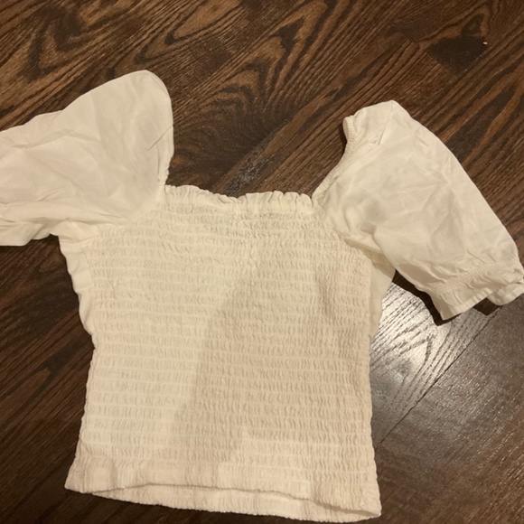 Abercrombie and Fitch White Puff Sleeve Top - Picture 2 of 3